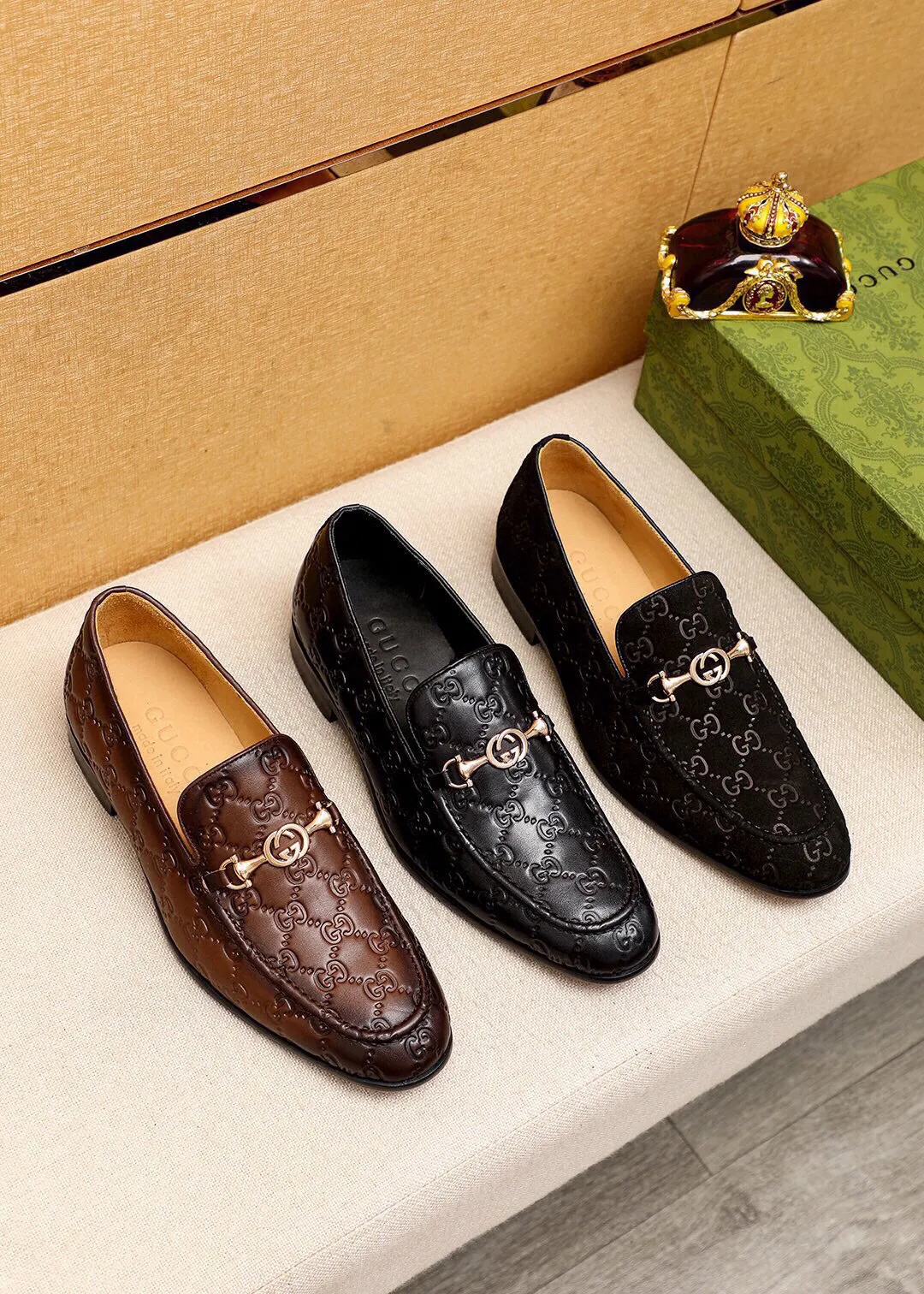 Men's shoes 💰520 💐 Product trademark: GUCCI "Gucci" casual leather shoes Regular size: 39-44 (38.45🉑️customized) Product materials: Selected imported first-layer calfskin embossed upper + luxury hardware buckle, imported water-dyed cow leather lining. Strong three-dimensional visual effect, original combination outsole Color: 3⃣️colors available